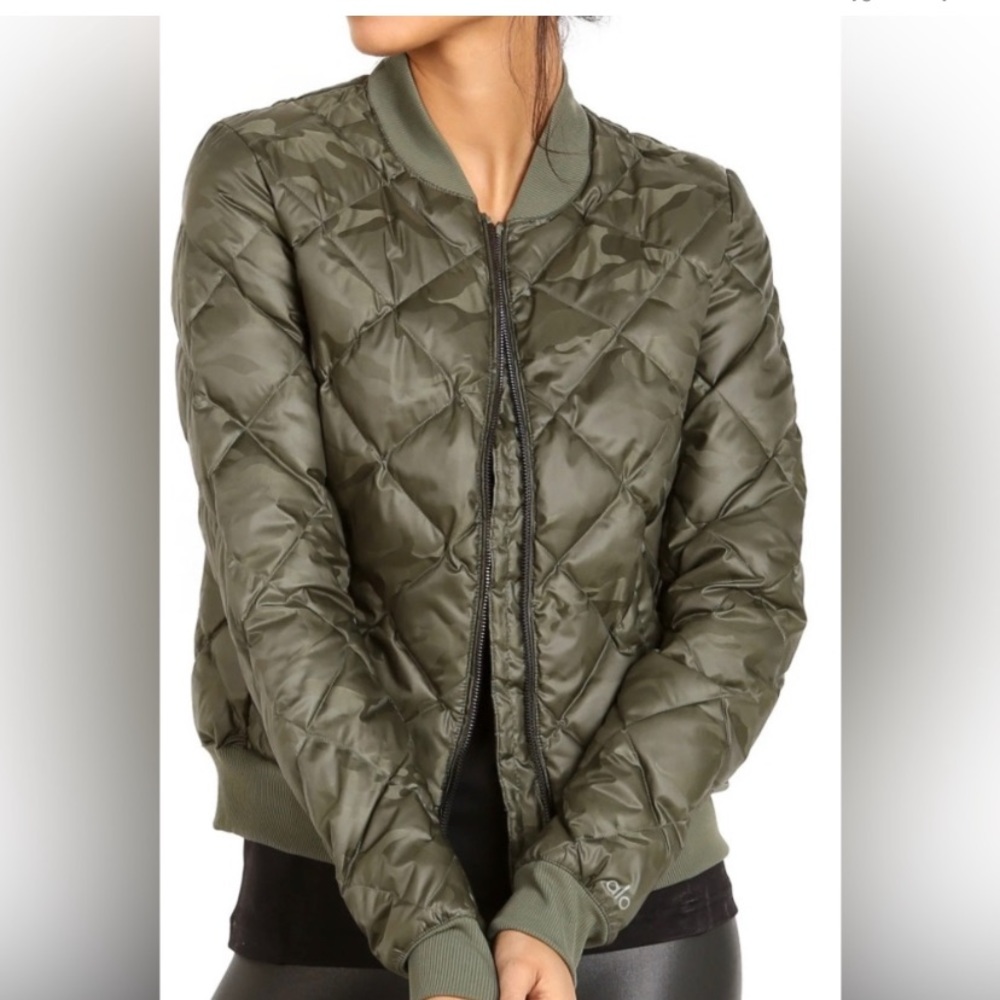 💫 Alo Yoga Quilted Olive Army Green Camo Bomber Jacket